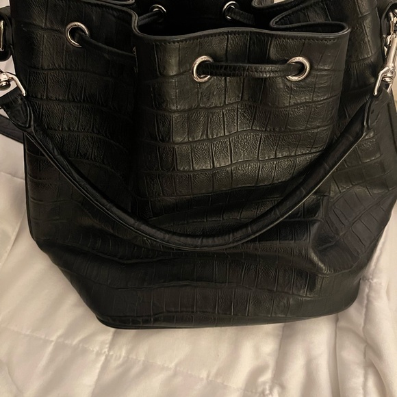 Saint Laurent Croc embossed Emmanuelle bucket bag - Picture 3 of 7